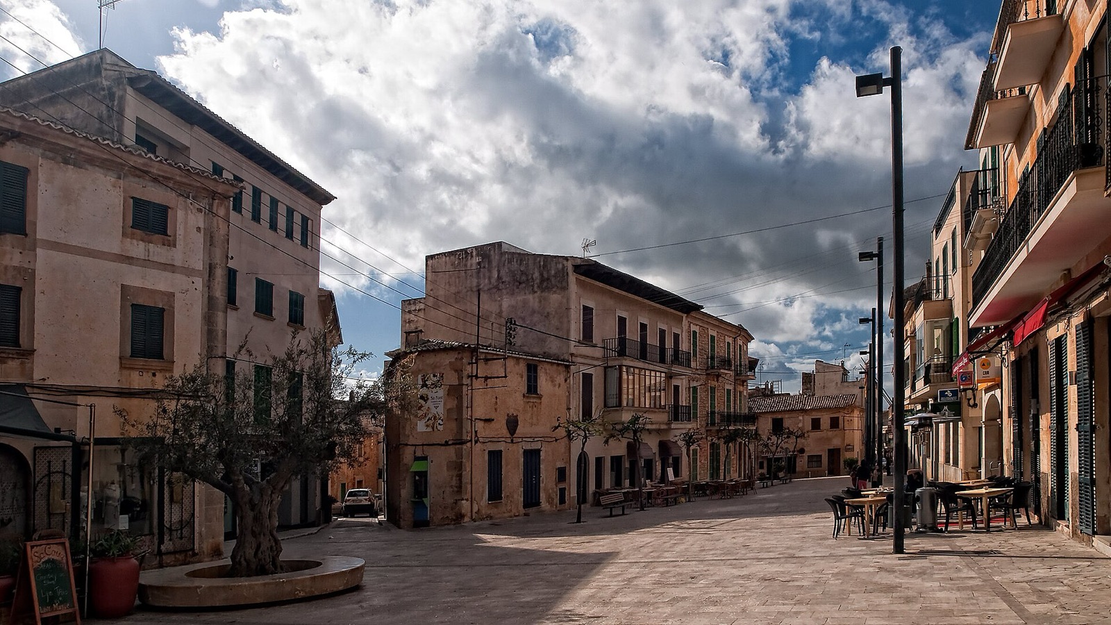 The main square of Santanyí